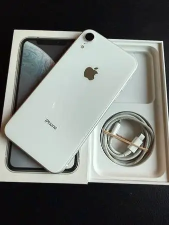 iPhone XR 128 GB Unlocked