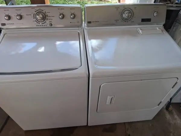 Maytag (ELECTRIC) washer dryer. In EXCELLENT CONDITION.
