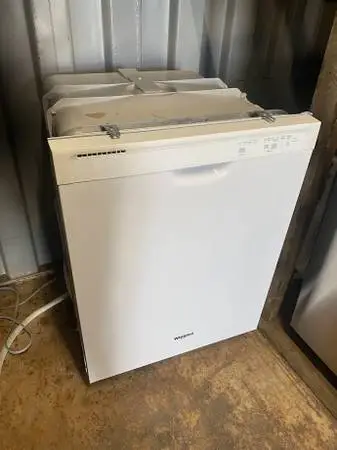 White Whirlpool Dishwasher Built In Model #WDF520PADW Used