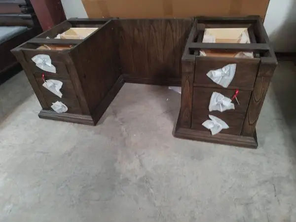 Filing Cabinet / Desk