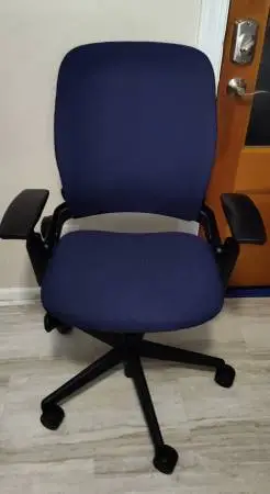 OFFICE CHAIRS  STEELCASE LEAP V2