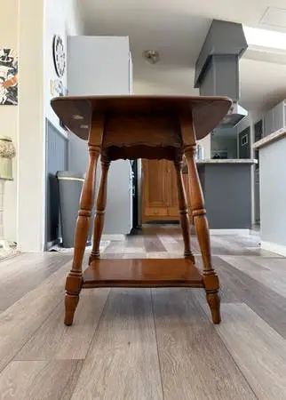 Beautiful Vintage Maple Side Table