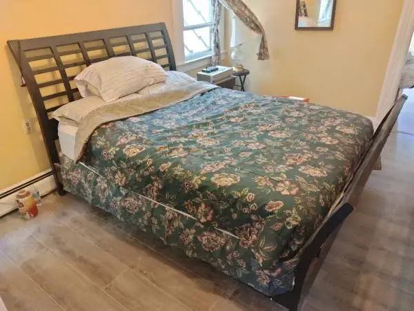 Queen Bed Set Solid Wood Expresso Frame Mattress, Foundation & Bedding