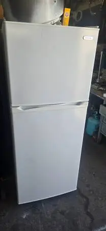 VISSANI 10 CU.FT APT SIZE REFRIGERATOR WARRANTY N DELIVERY