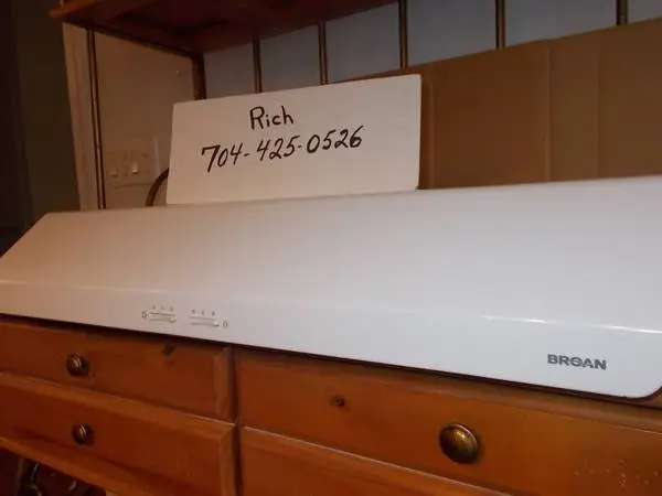 RANGE HOOD—BROAN-NU TONE (Ventless)
