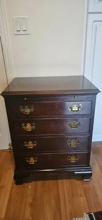 Mahogany end table with 4 drawers, and hidden pull out work table 24w