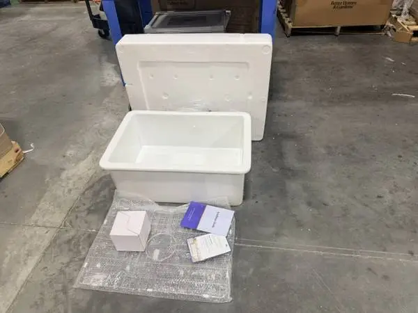 Oslo 27 Drop-In/Undermount Crisp White Fireclay Kitchen Sink