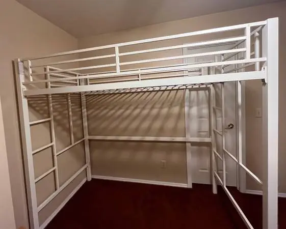 Loft bed frame (twin)