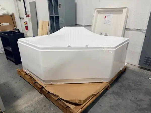 Ariel 59 Acrylic Center Drain Corner Alcove Whirlpool Bathtub White