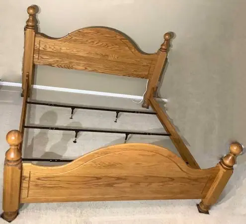 California King / King Solid Oak Bedframe
