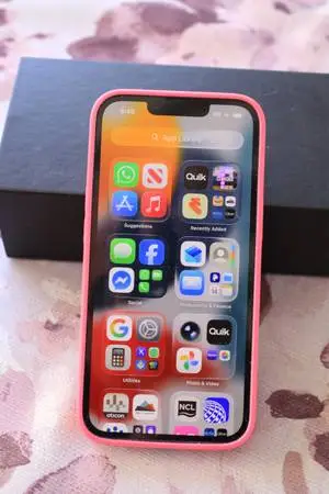 iPhone 13 Blue 128gb w Case