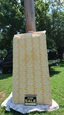 TWIN SIZE MATTRESS WBOX SPRINGS REDUCED) 45.00