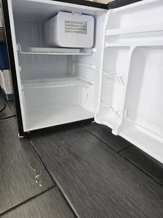 Galanz Mini Fridge