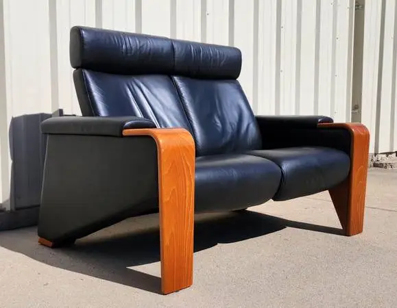 Stunning Ekornes Stressless Pegasus Reclining Sofas