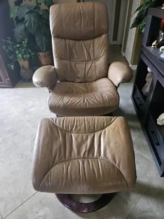 Lane leather chair & matching ottoman
