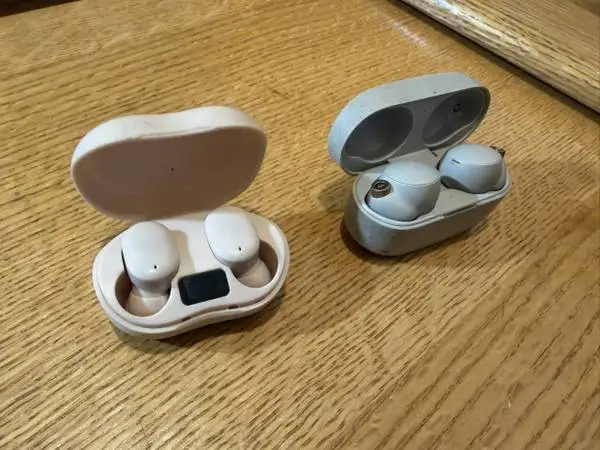 Sony Ear Buds 2 Sets Blue Tooth for Apple Iphone Android Galaxy Etc