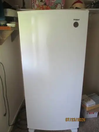 whirlpool 15.7 C F upright freezer