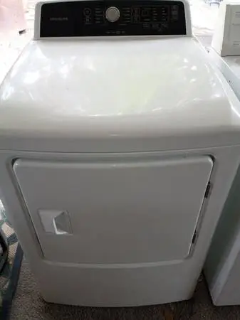 Extra large capacity 7 cubic foot electric clothes dryer