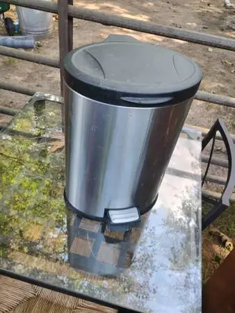 Trash can