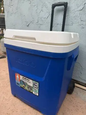 For Sale Igloo Wheeled Cooler