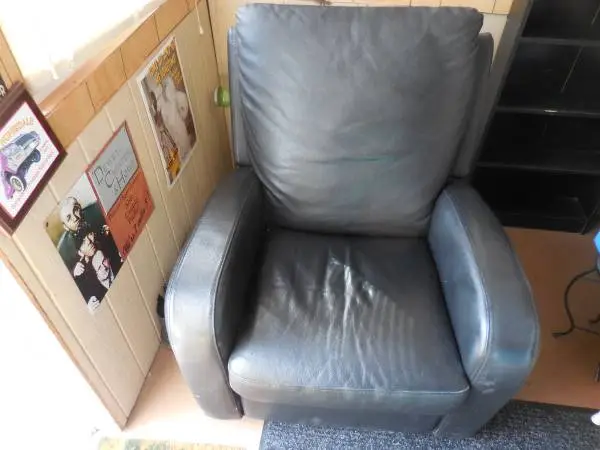 Black Vinyl Recliner Chair