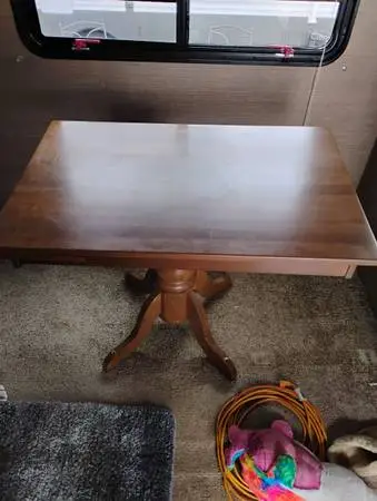 RV table & 4 chairs