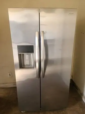 *NEWFrigidaire refrigerator w/Warranty/Delivery