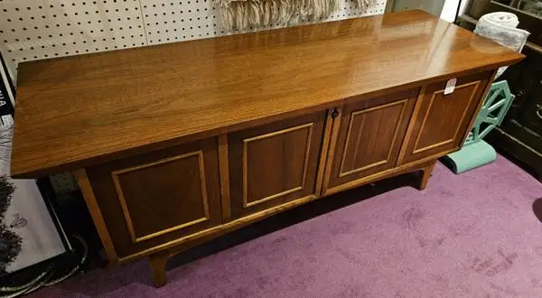 Mid Century Lane Cedar Chest