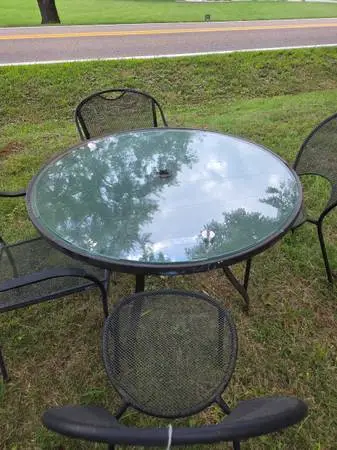 Round Glass Top Patio Set With 4 Chairs