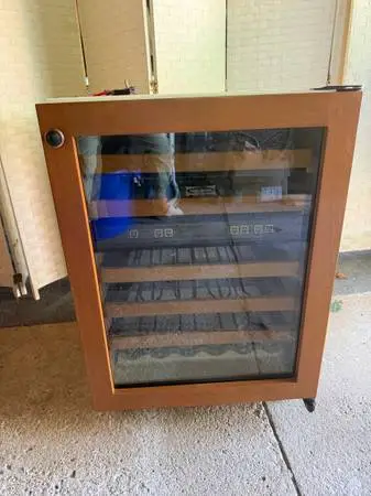 Sub Zero Under Cabinet Wine Refrigerator