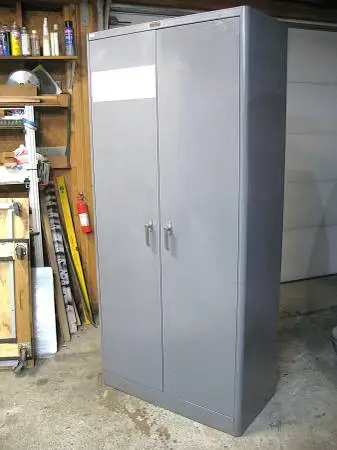 Metal storage cabinet Royal DeLuxe w/key
