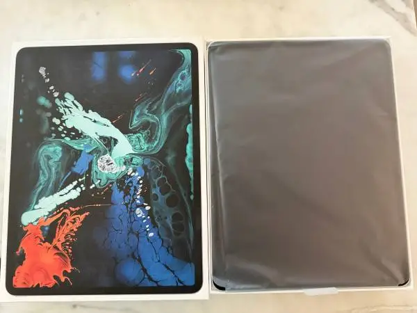 iPad Pro 12.9 3rd 1TB Cellular Unlocked + Stylus Pen