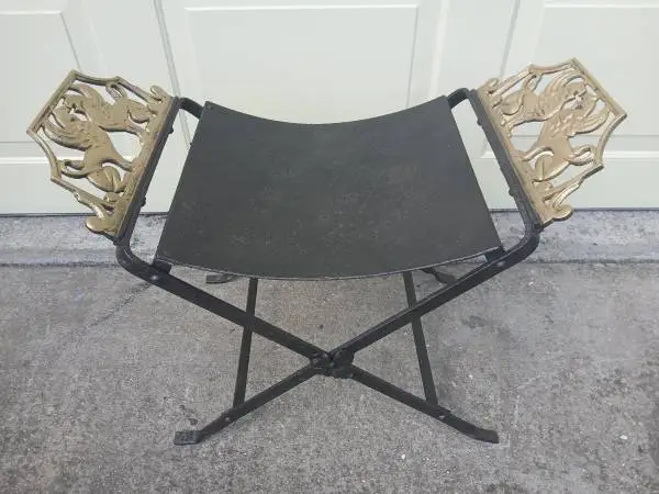 ANTIQUE GRIFFIN HEAVY METAL SEAT STOOL