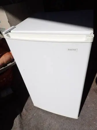 Sanyo White Dorm Refrigerator - 2.6 Cu. Ft. single-door mini fridge