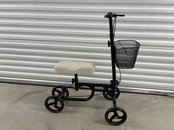 Steerable Knee Scooter / Walker - Premium Cover & Basket