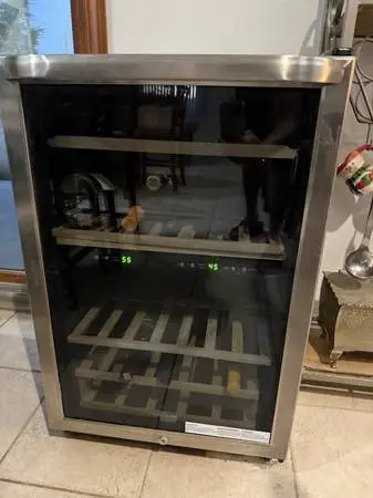 FRIGIDAIRE HOUSEHOLD WINE COOLER (GREAT CONDITION - GREAT PRICE!!!!)