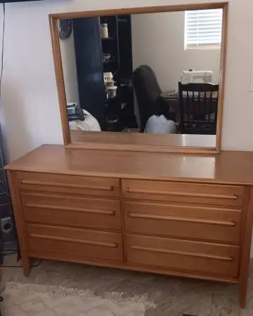 Dresser.