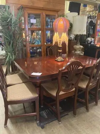 Stunning 1930s Duncan Phyfe Dining Table and 6 Chairs w Leaf & Pads