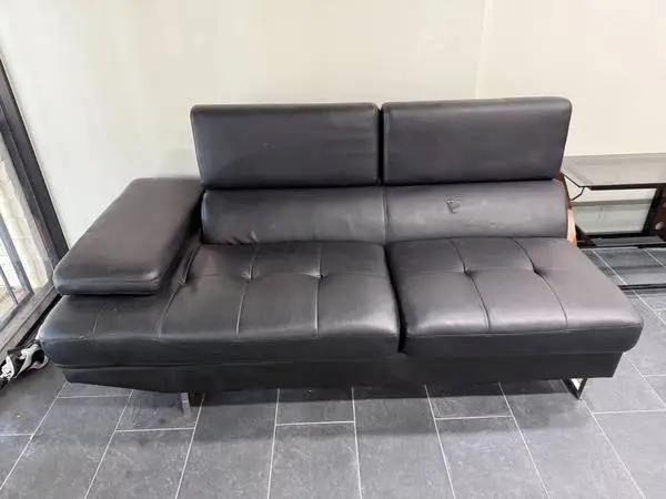 USED COMMERCIAL FURNITURE FOR OFFICE