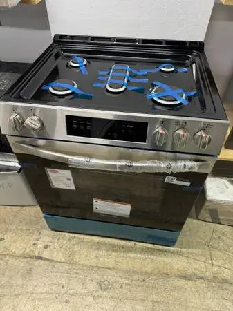 GAAV - NEW FRIGIDAIRE 30 GAS RANGE - FACTORY WARRANTY