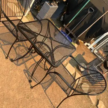 3 PC OUT DOOR PATIO SET WROUGHT IRON NICE .