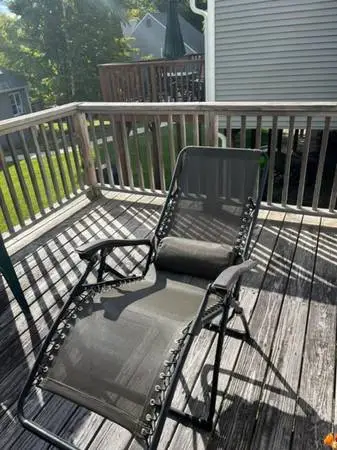 Outdoor chaise lounge