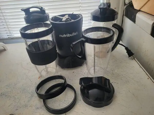 NutriBullet - NB201S. 900W used, excellent with accessories