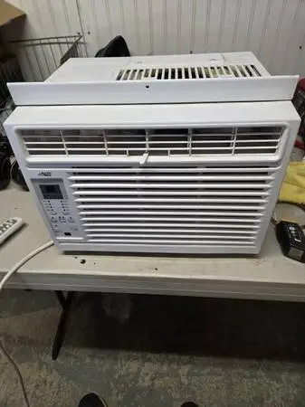 Arctic King 6000btu air conditioner