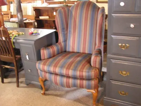 WINGBACK CHAIR