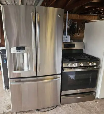 Fridhe and GAS stove