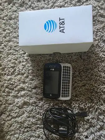 LGC410 - Blue (AT&T) vintage. Mint. Unlocked Cellphone
