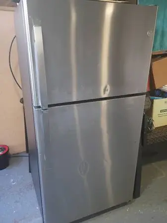 Kenmore silver refrigerator like new