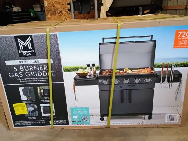 5 burner gas griddle- new in box