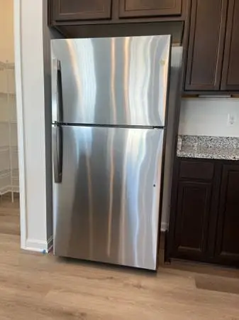 GE® ENERGY STAR® 21.9 Cu. Ft. Top-Freezer Refrigerator